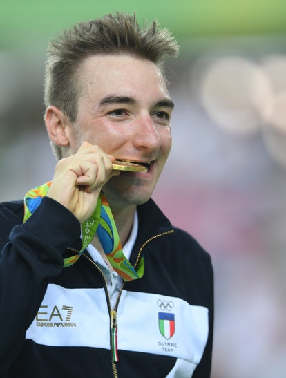 elia-viviani-rio-2016-oro-olimpiadi-portabandiera-omnium-ciclismo